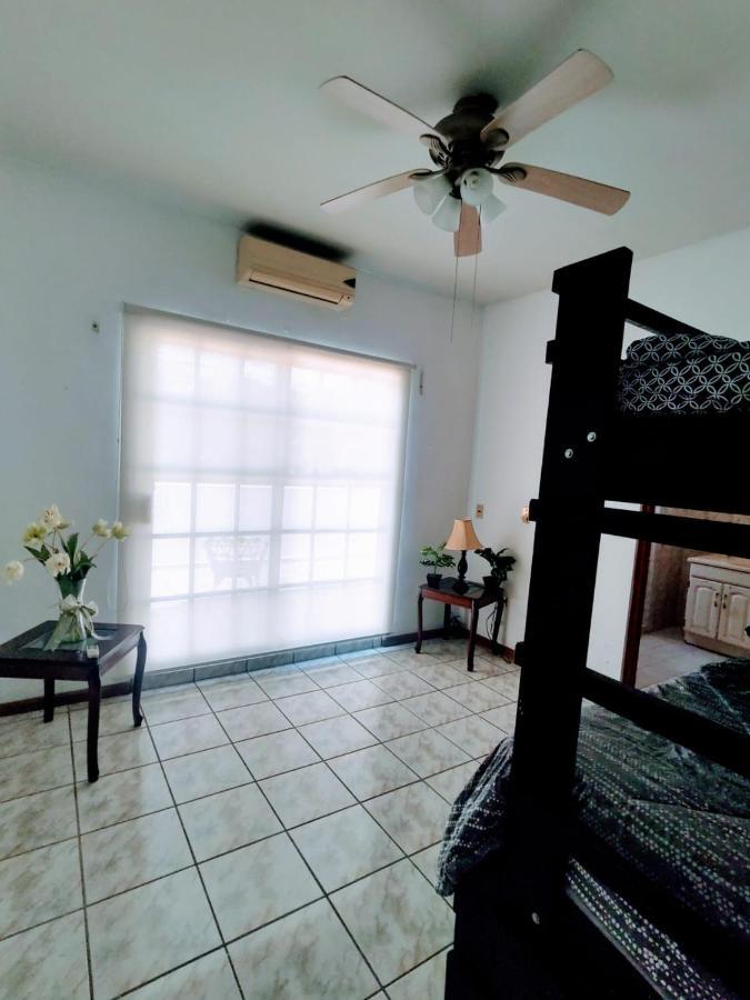 Villa La Casa Rosa Monterrey Extérieur photo